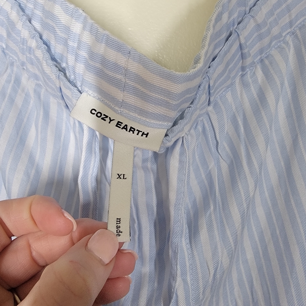 Cozy Earth Soft Woven Long Sleeved Pajama Set Blue And White Striped XL - Picture 8 of 9